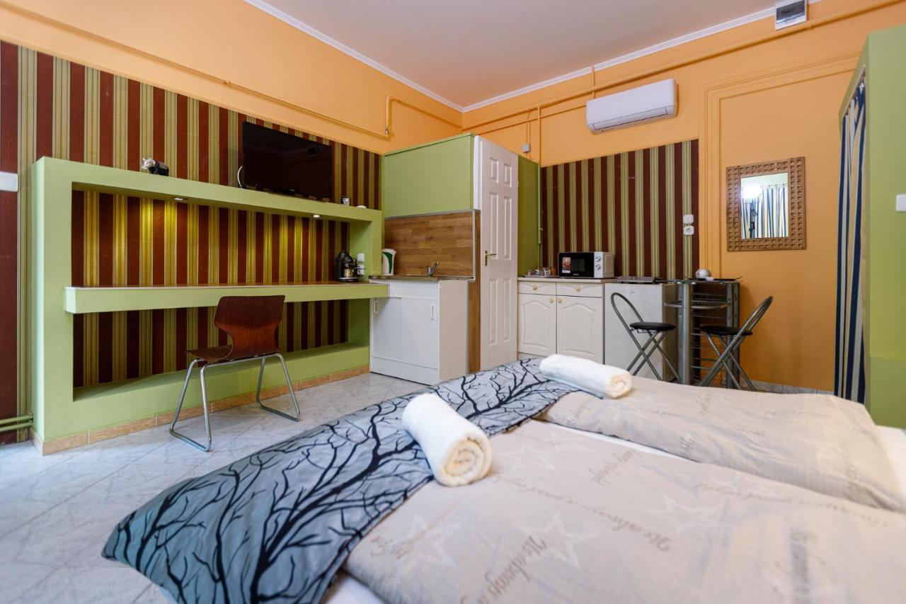 Central Apartman Gyula Eksteriør billede