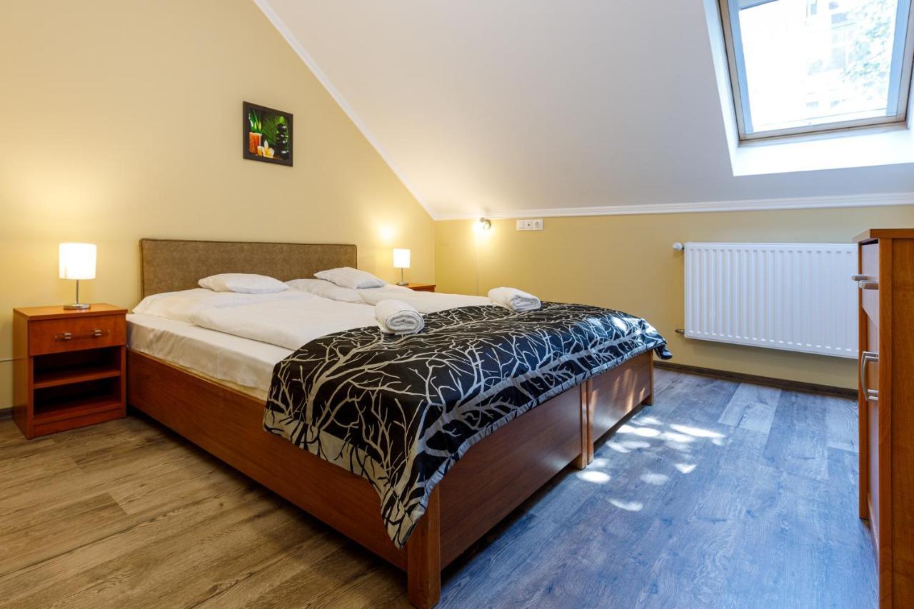 Central Apartman Gyula Eksteriør billede