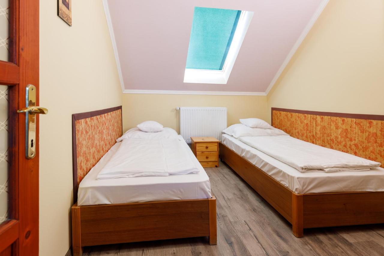 Central Apartman Gyula Eksteriør billede