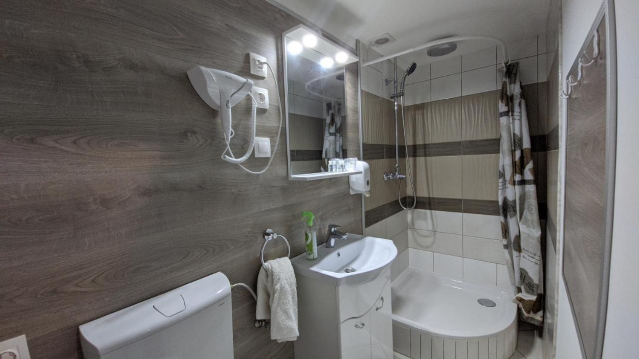 Central Apartman Gyula Eksteriør billede