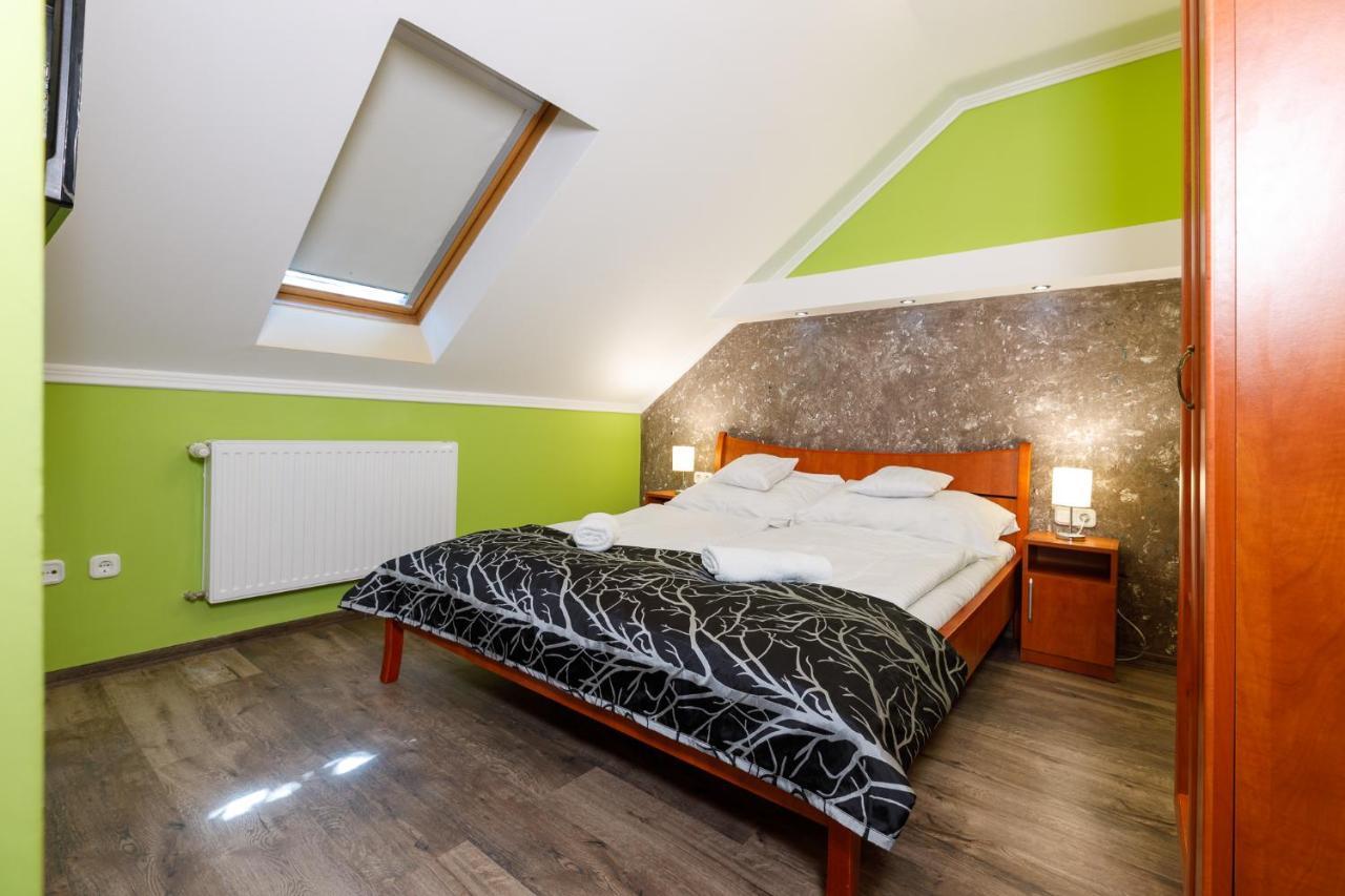 Central Apartman Gyula Eksteriør billede