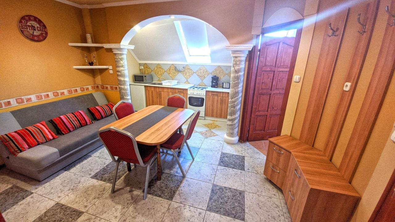 Central Apartman Gyula Eksteriør billede