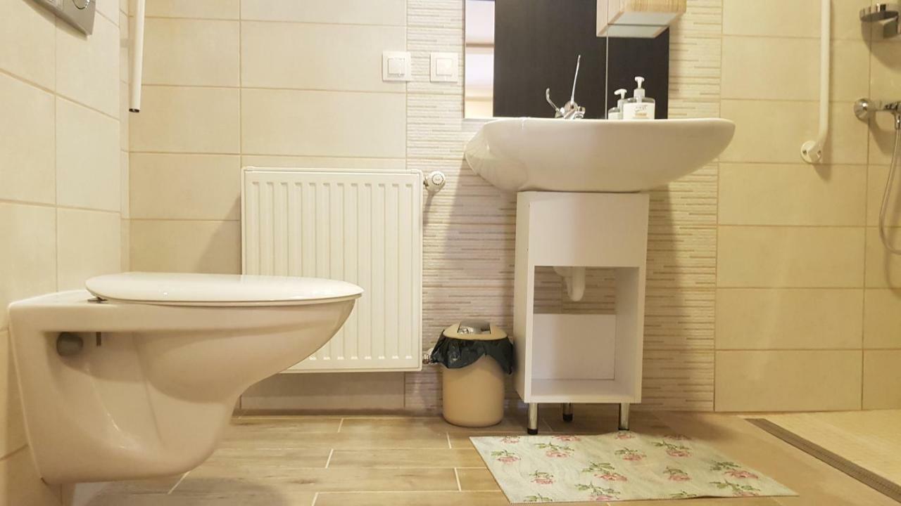 Central Apartman Gyula Eksteriør billede